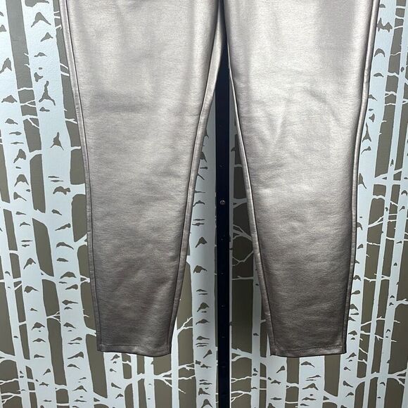 Vero Moda Eva Mid Rise Elastic Waist Coated Pant - Picture 4 of 13